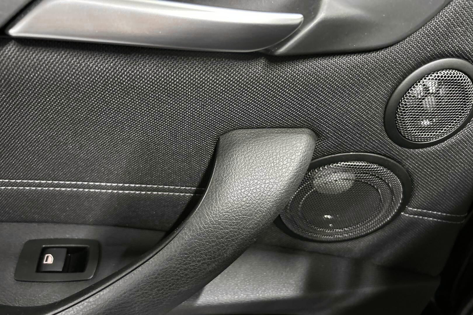 BMW X1 iso kuva 29