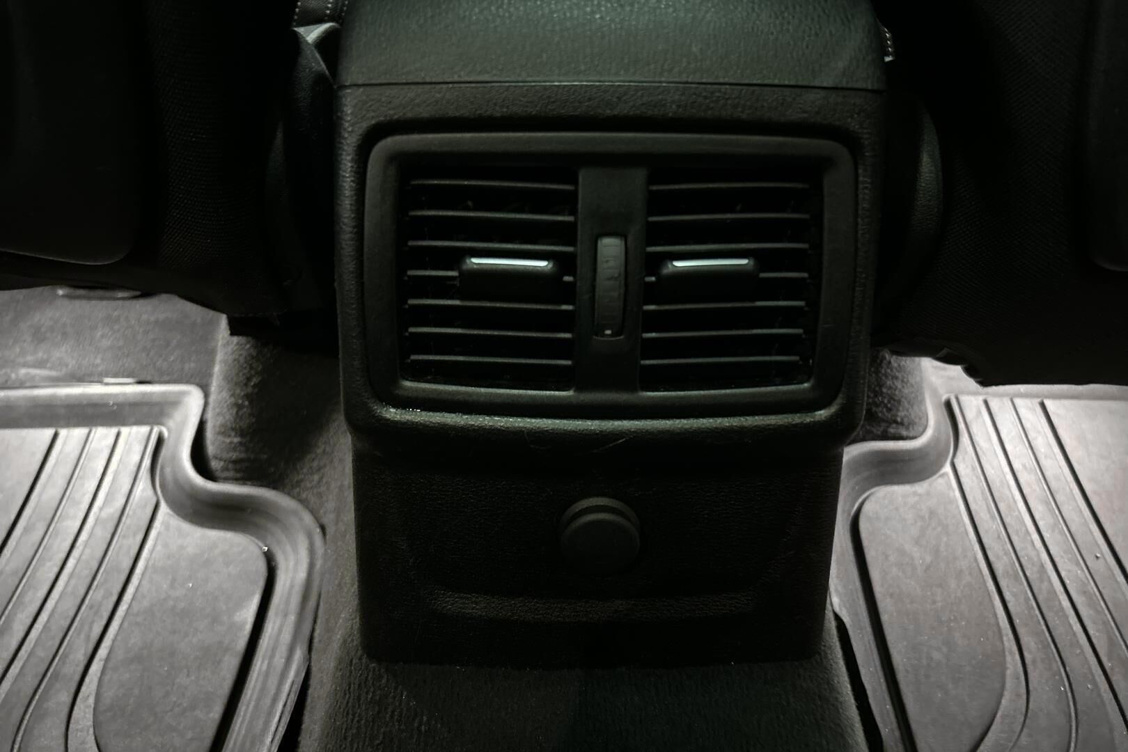 BMW X1 iso kuva 30