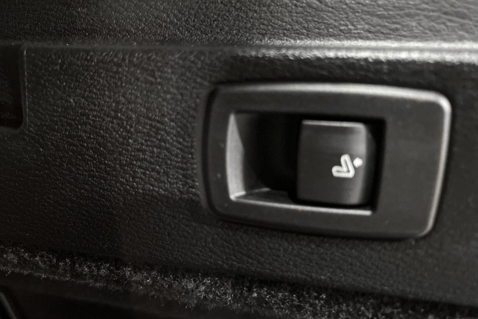 BMW X1 iso kuva 32