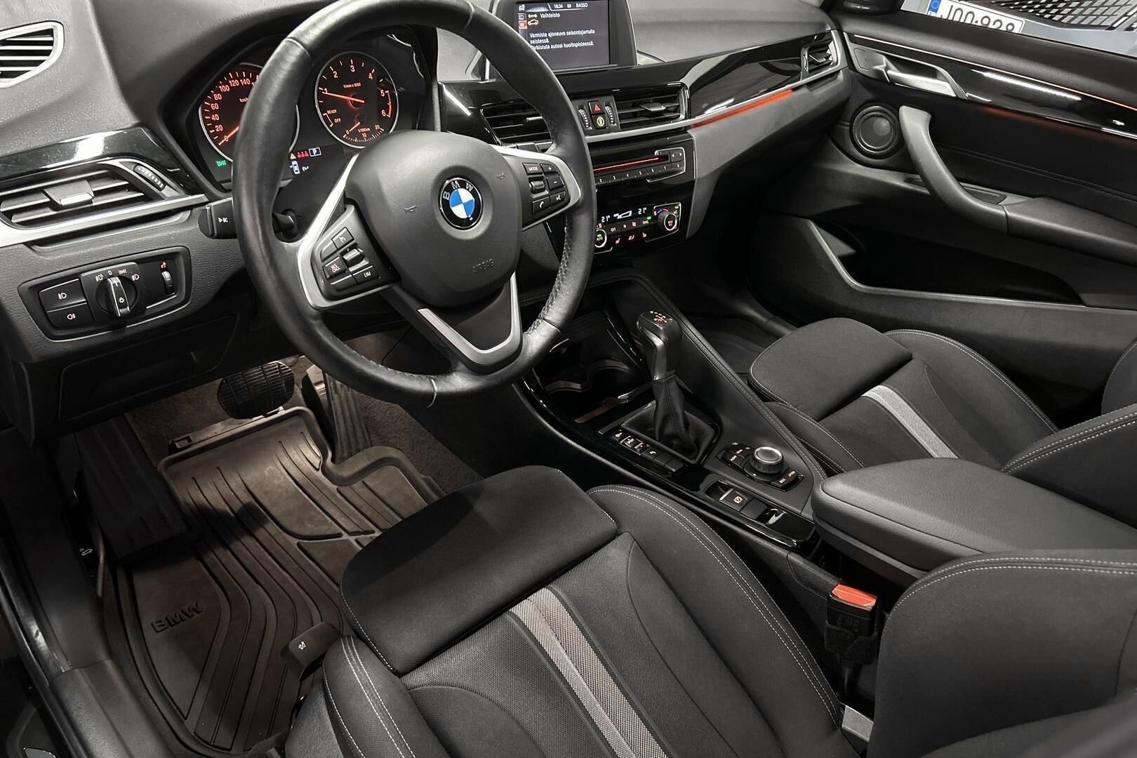 BMW X1 iso kuva 9