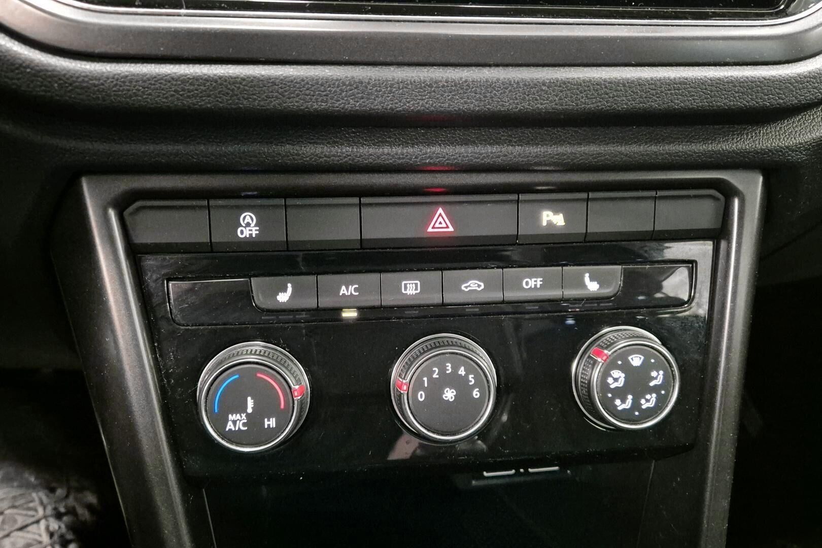 Volkswagen T-Roc iso kuva 16