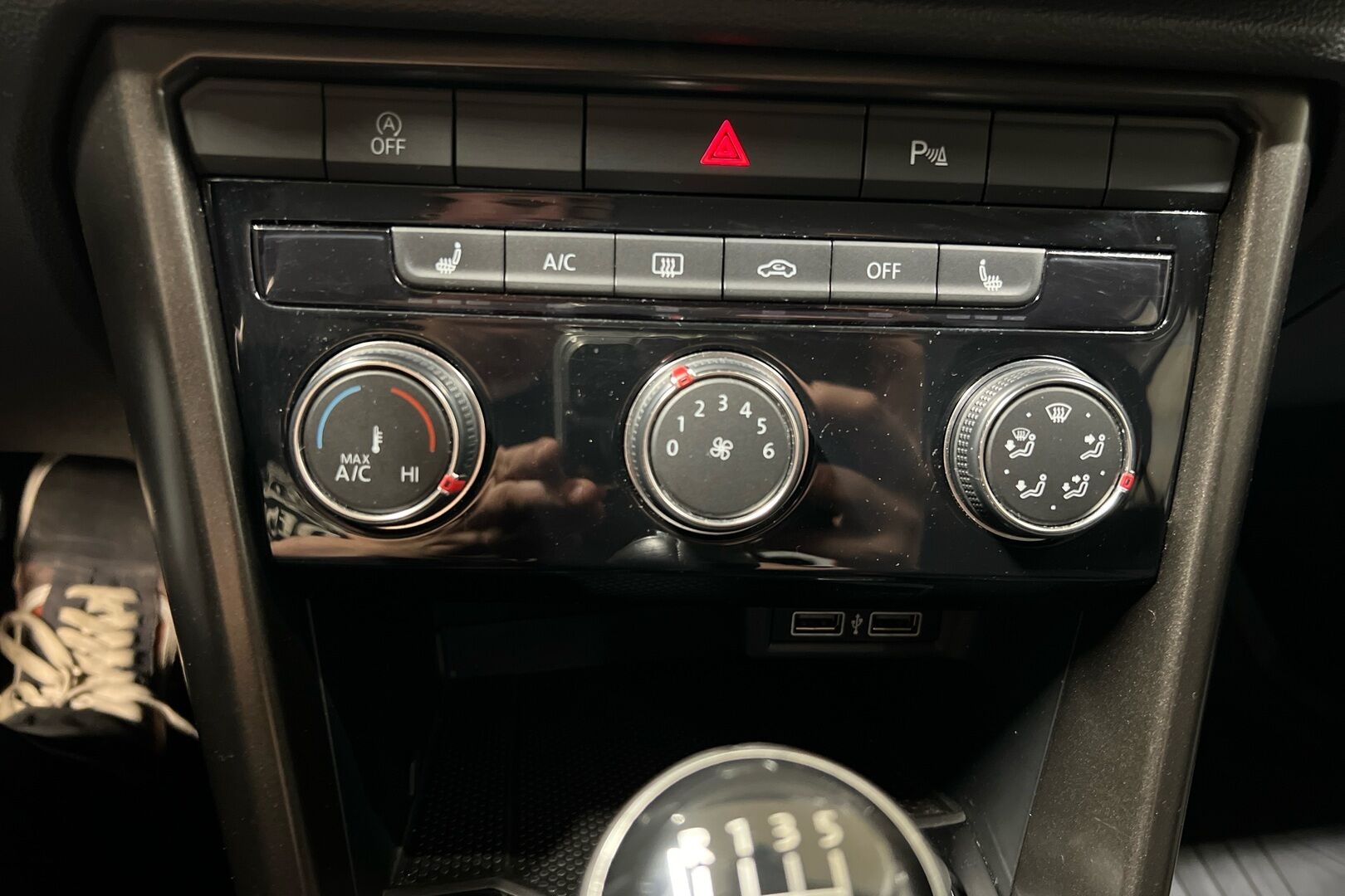 Volkswagen T-Roc iso kuva 13
