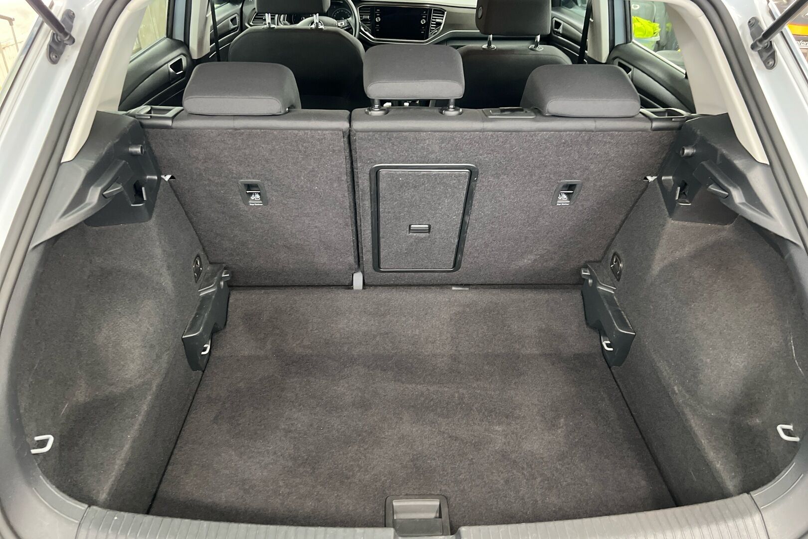 Volkswagen T-Roc iso kuva 9