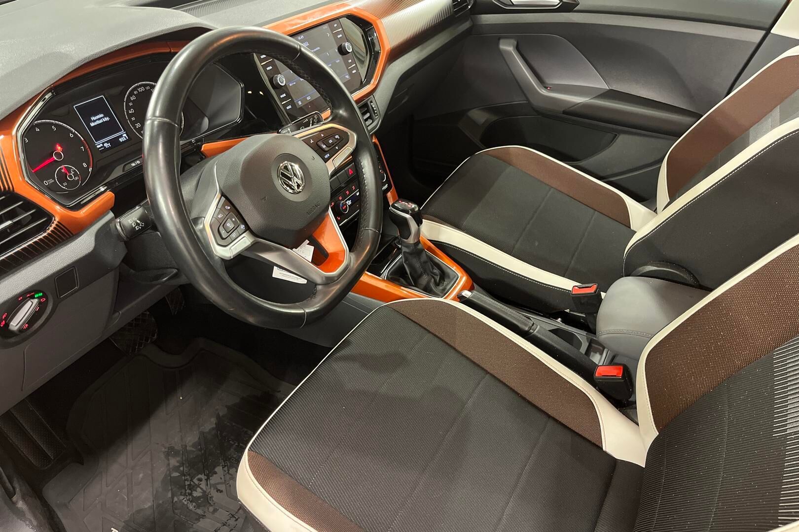 Volkswagen T-Cross iso kuva 9