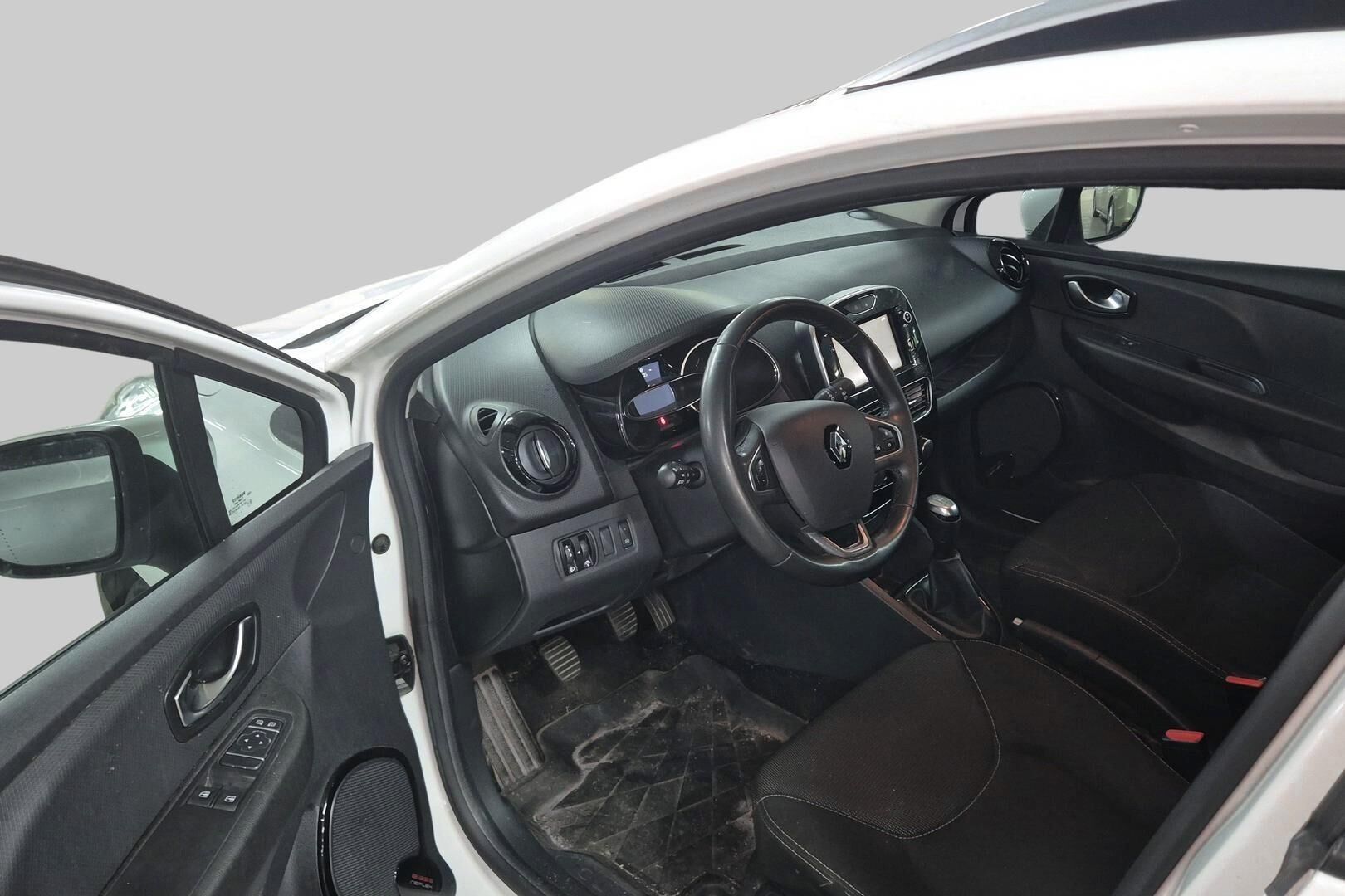 Renault Clio iso kuva 2