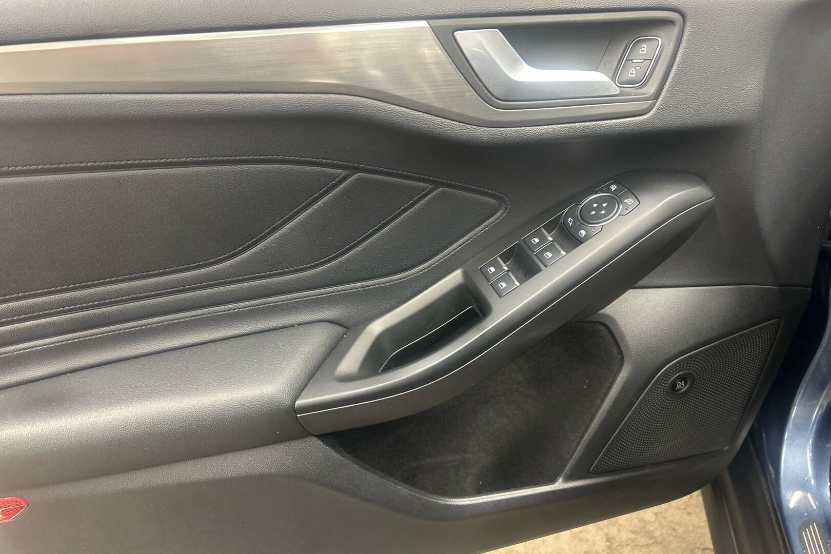 Ford Focus iso kuva 9