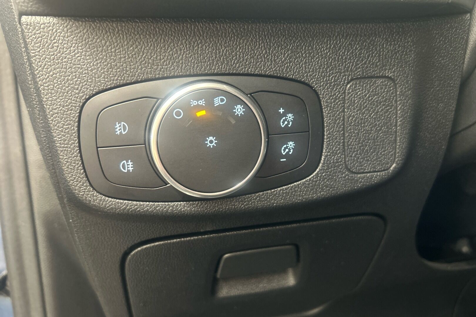 Ford Focus iso kuva 11