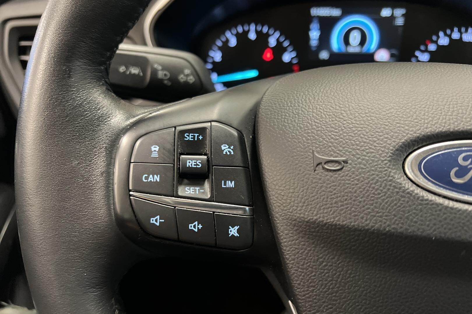 Ford Focus iso kuva 25