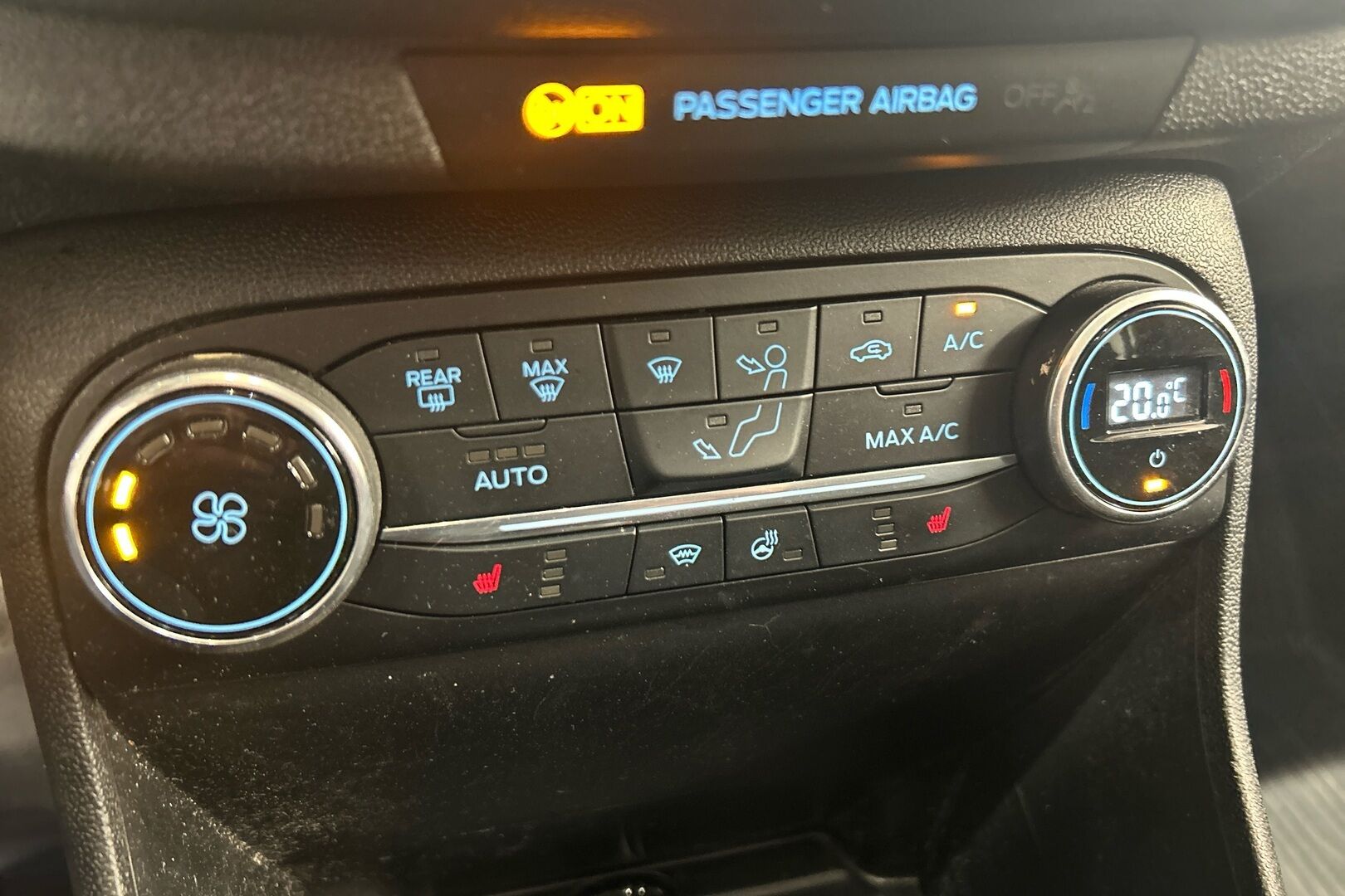 Ford Fiesta iso kuva 19