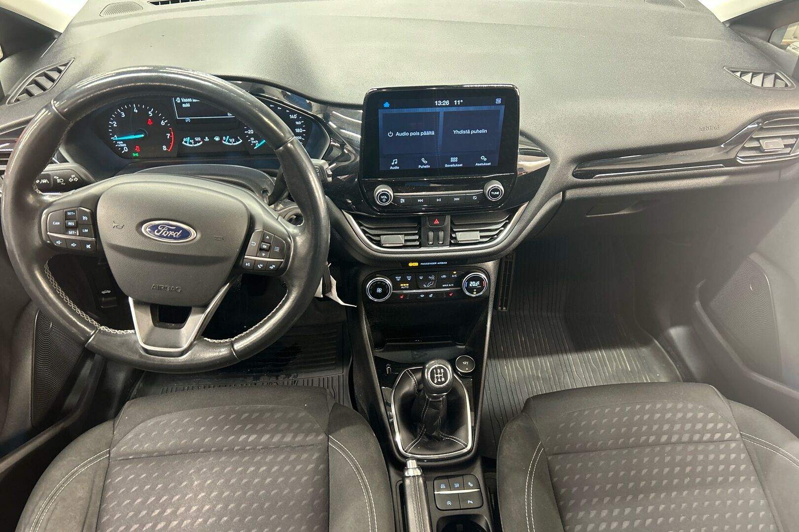 Ford Fiesta iso kuva 6