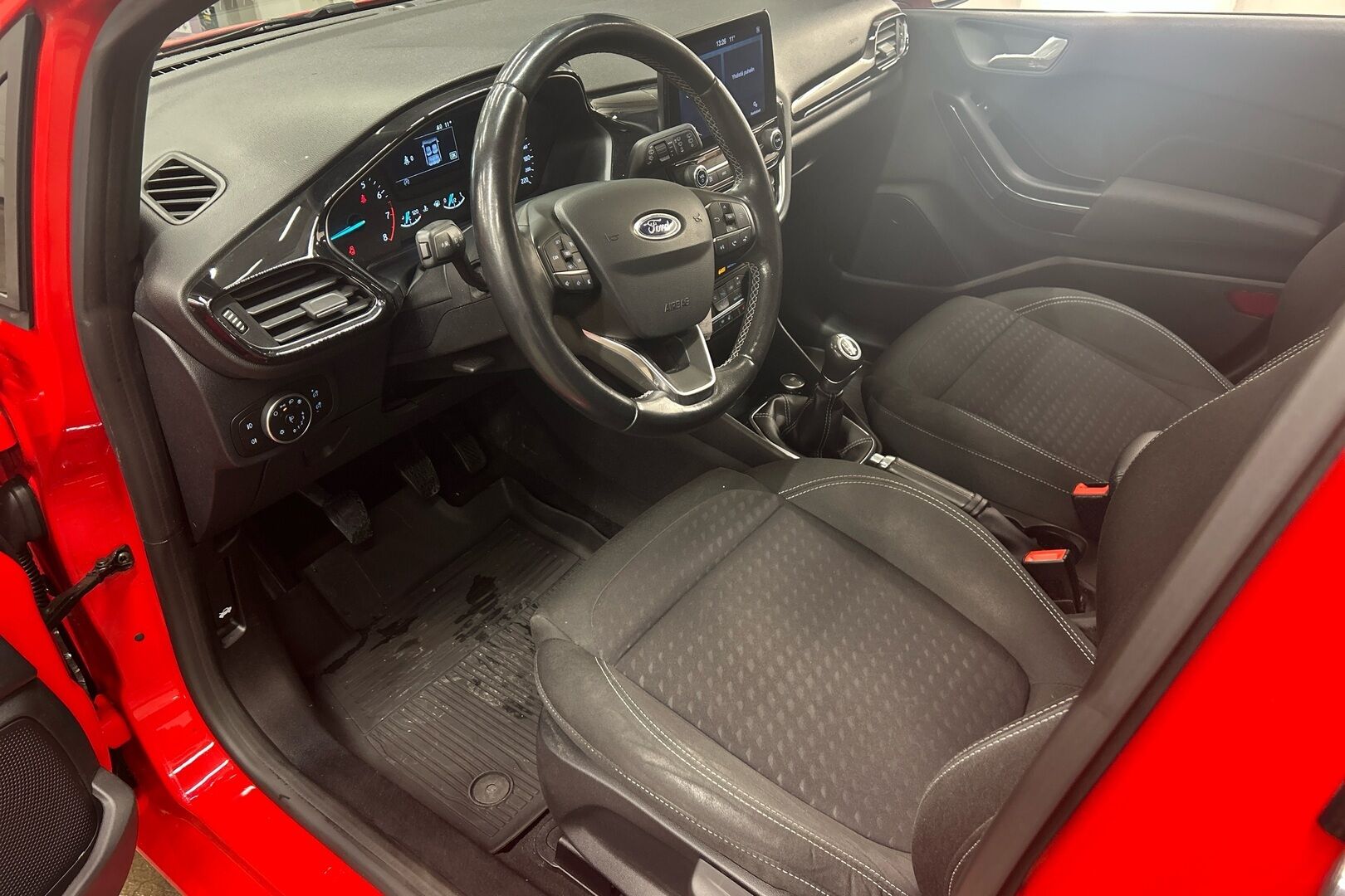 Ford Fiesta iso kuva 7