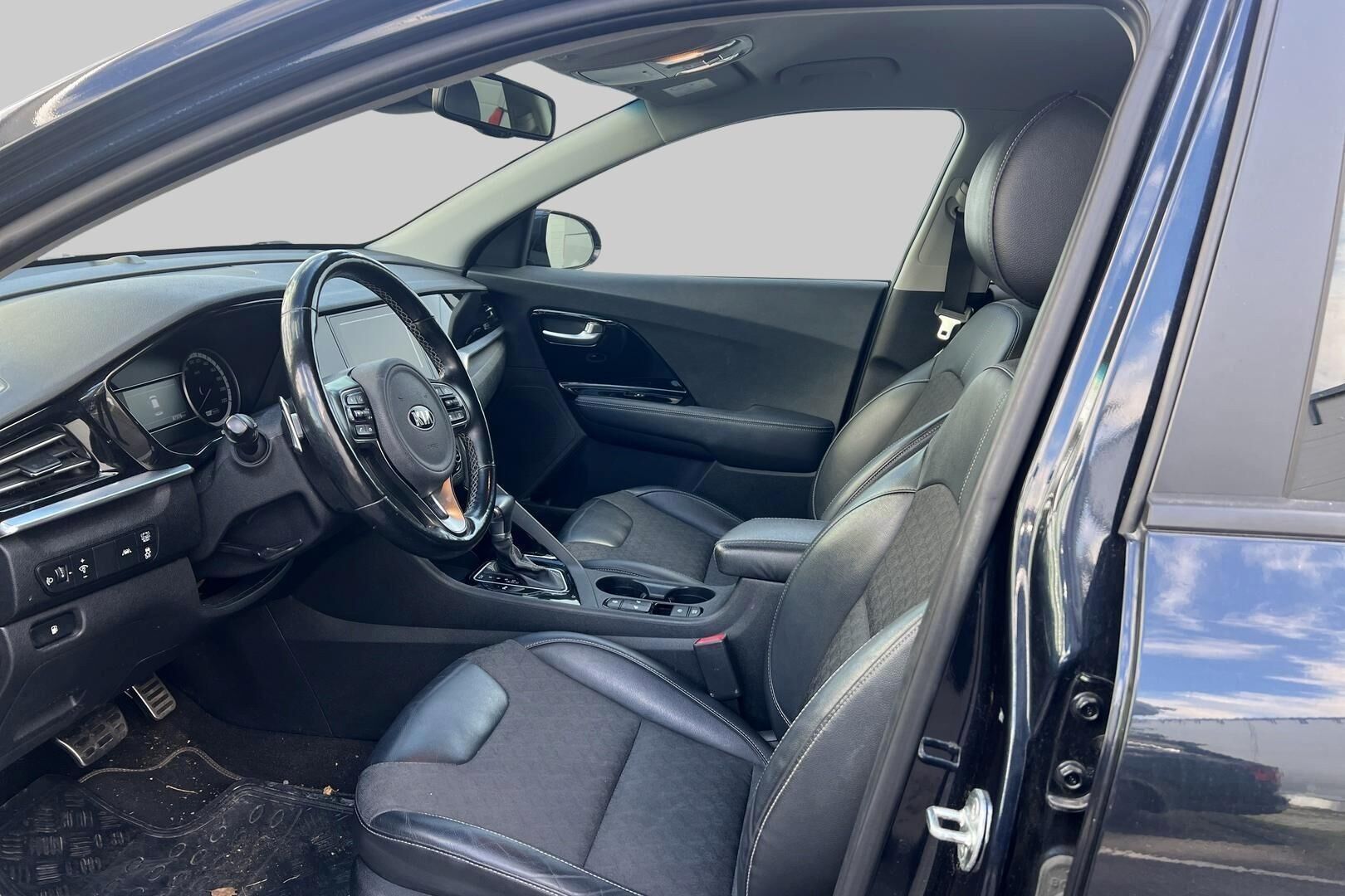 Kia Niro iso kuva 1