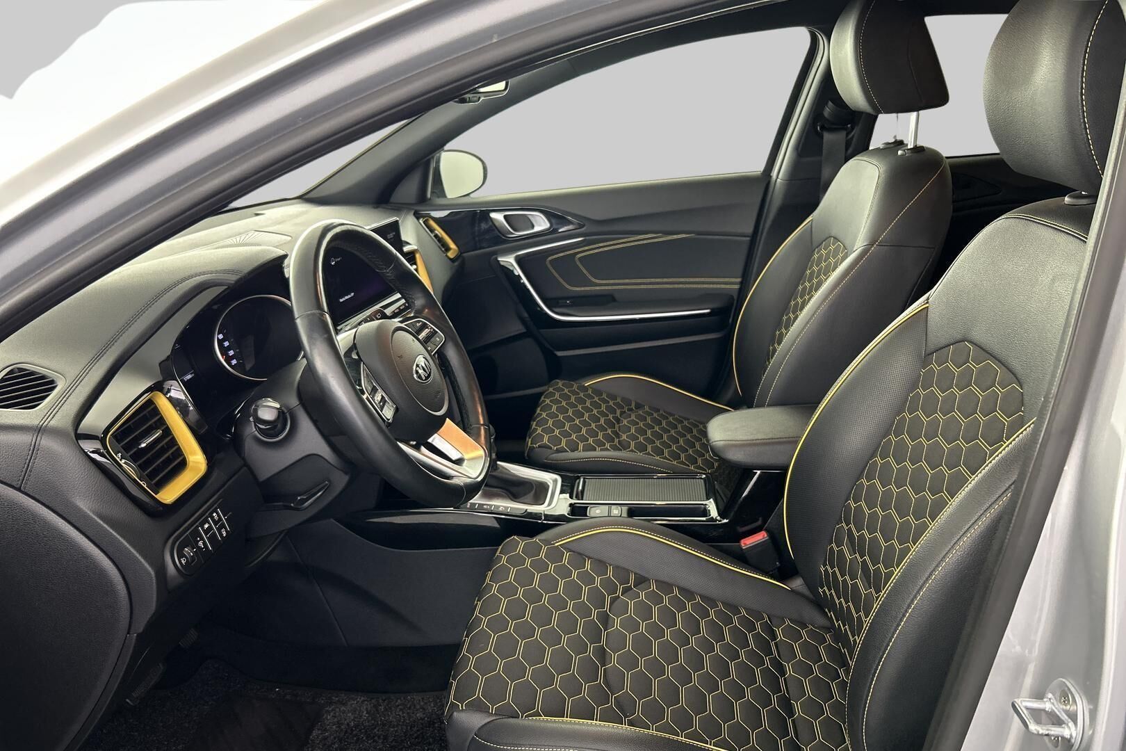Kia XCeed iso kuva 16
