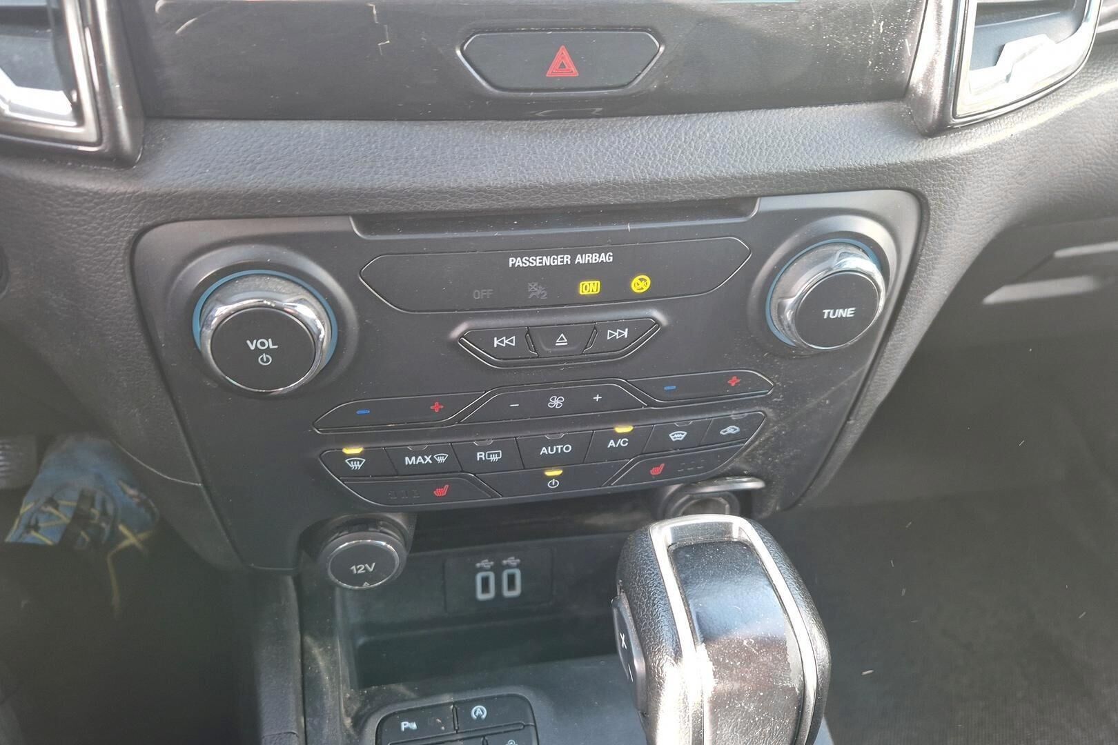 Ford Ranger iso kuva 16