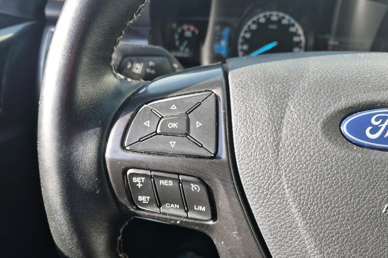 Ford Ranger iso kuva 19