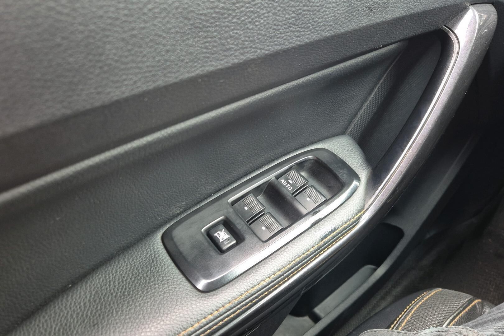 Ford Ranger iso kuva 17