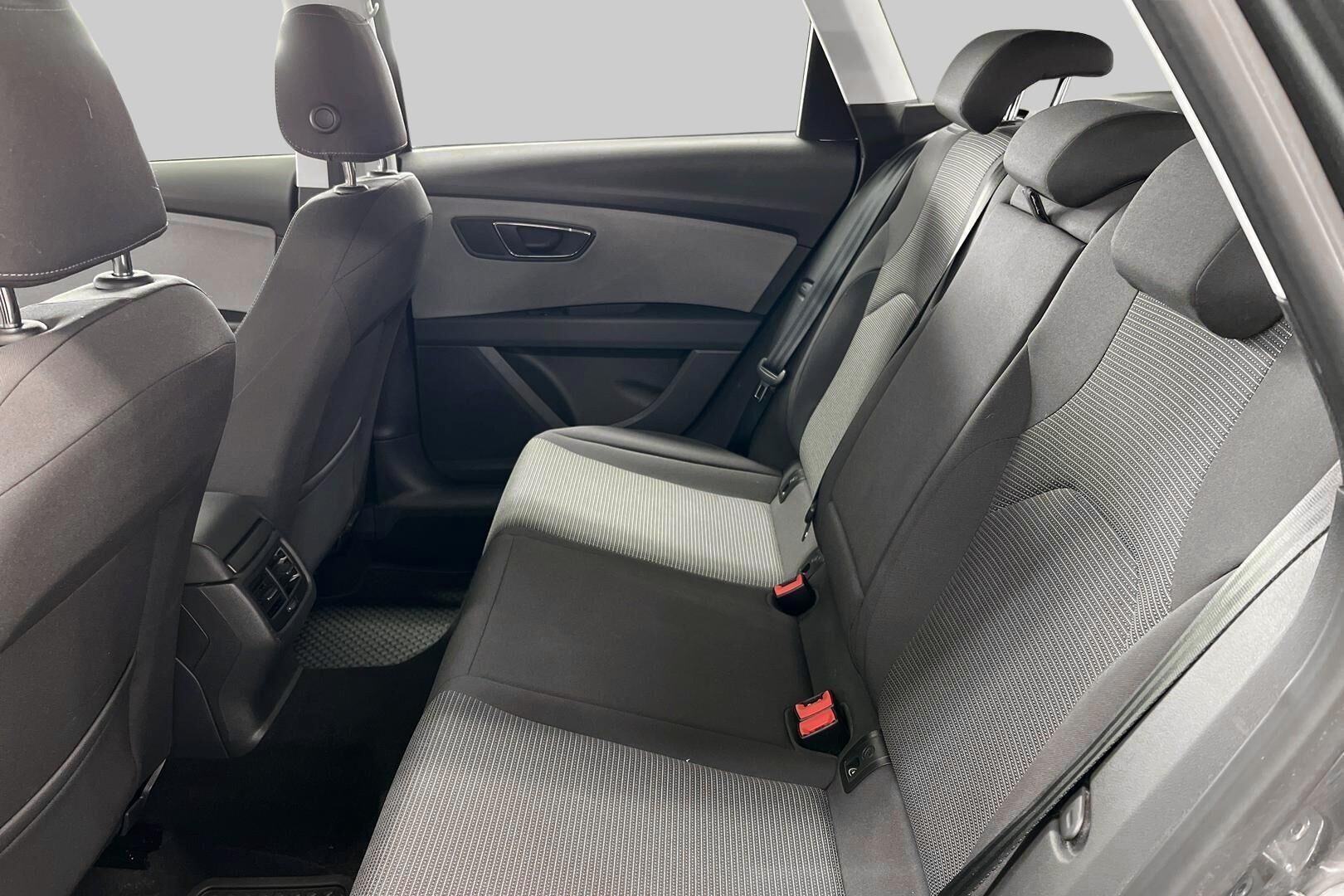 Seat Leon iso kuva 10