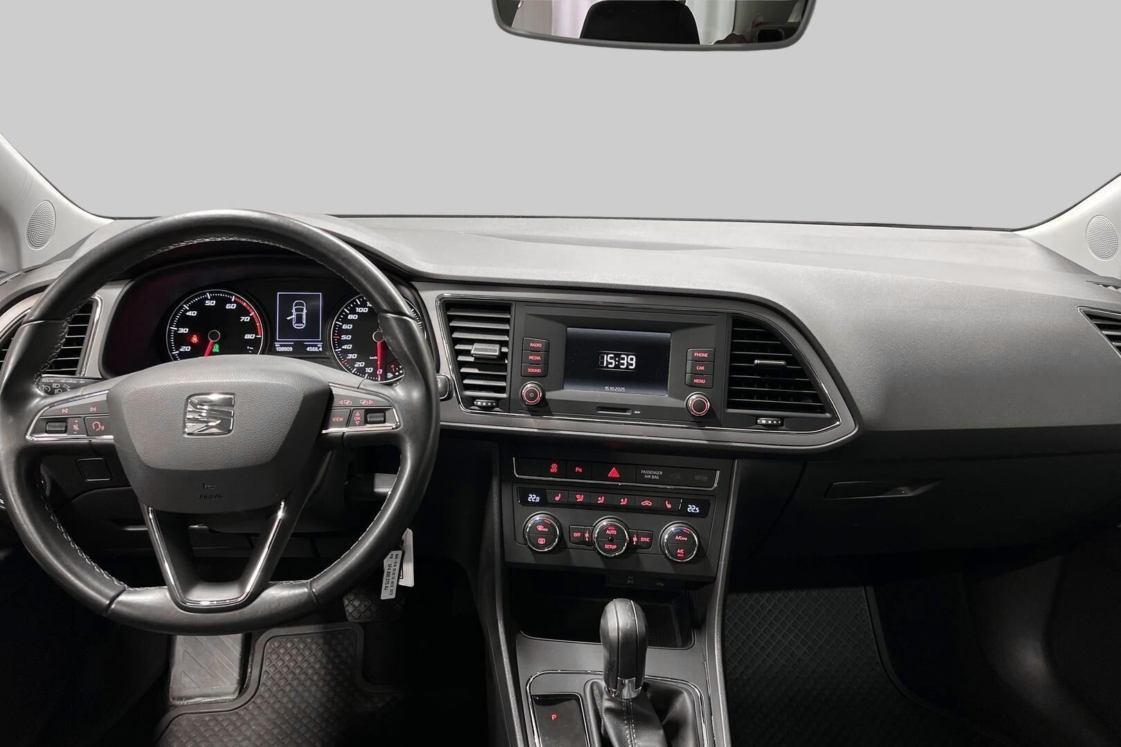 Seat Leon iso kuva 11