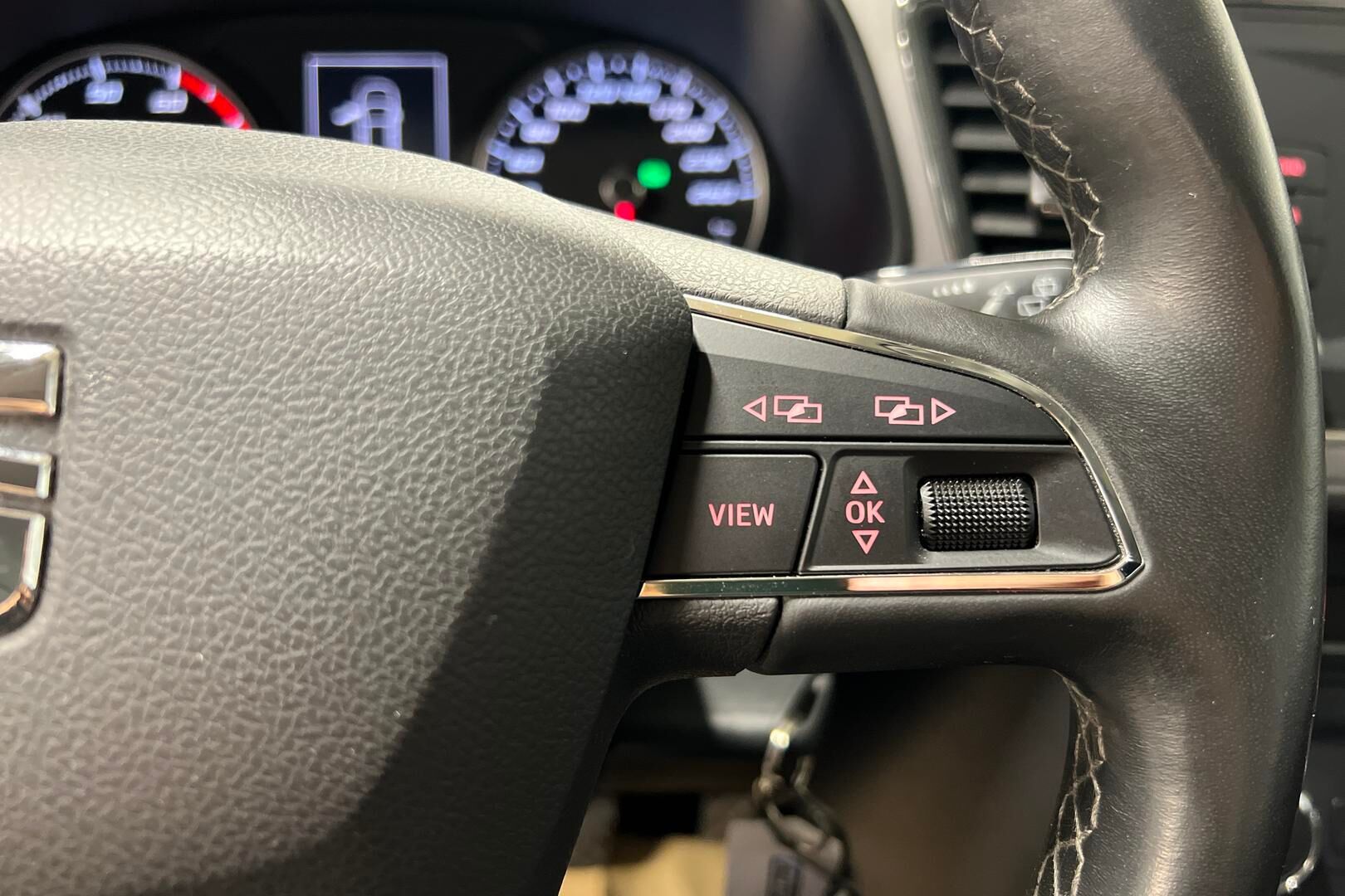 Seat Leon iso kuva 16