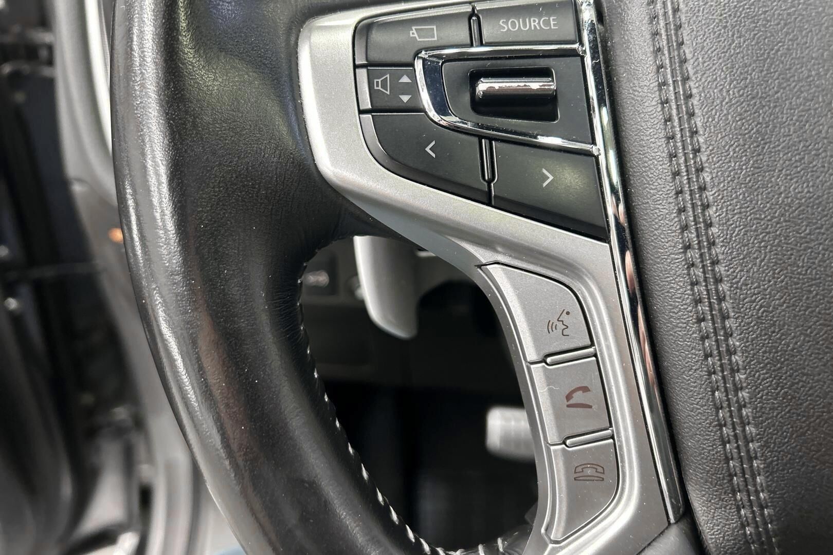 Mitsubishi Outlander PHEV iso kuva 16