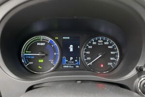Mitsubishi Outlander PHEV esikatselu 18