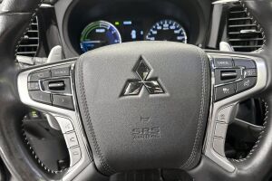 Mitsubishi Outlander PHEV esikatselu 19