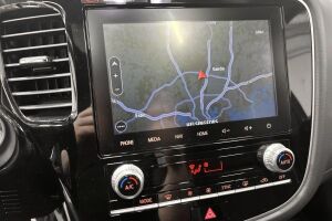 Mitsubishi Outlander PHEV esikatselu 20