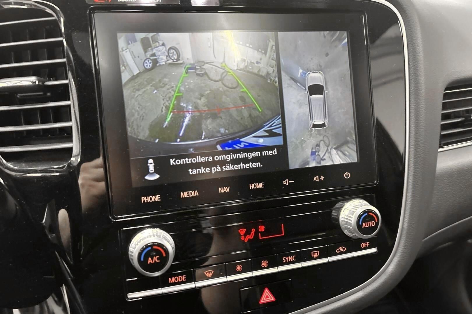 Mitsubishi Outlander PHEV iso kuva 21