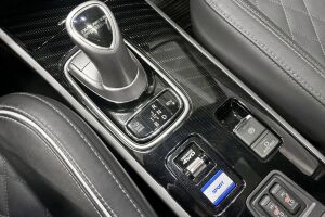 Mitsubishi Outlander PHEV esikatselu 22