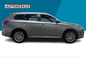 Mitsubishi Outlander PHEV esikatselu 4
