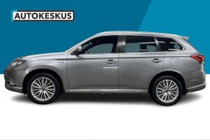Mitsubishi Outlander PHEV esikatselu 8