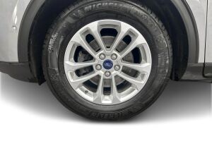 Ford Kuga esikatselu 13