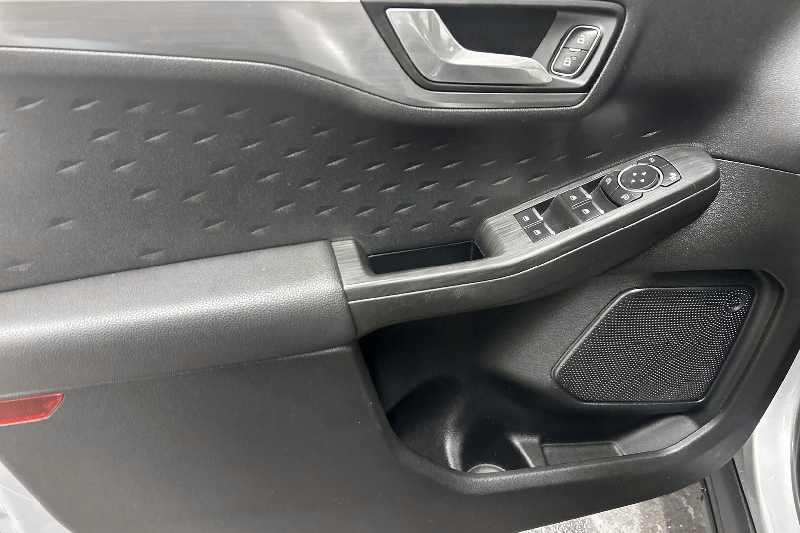 Ford Kuga iso kuva 12
