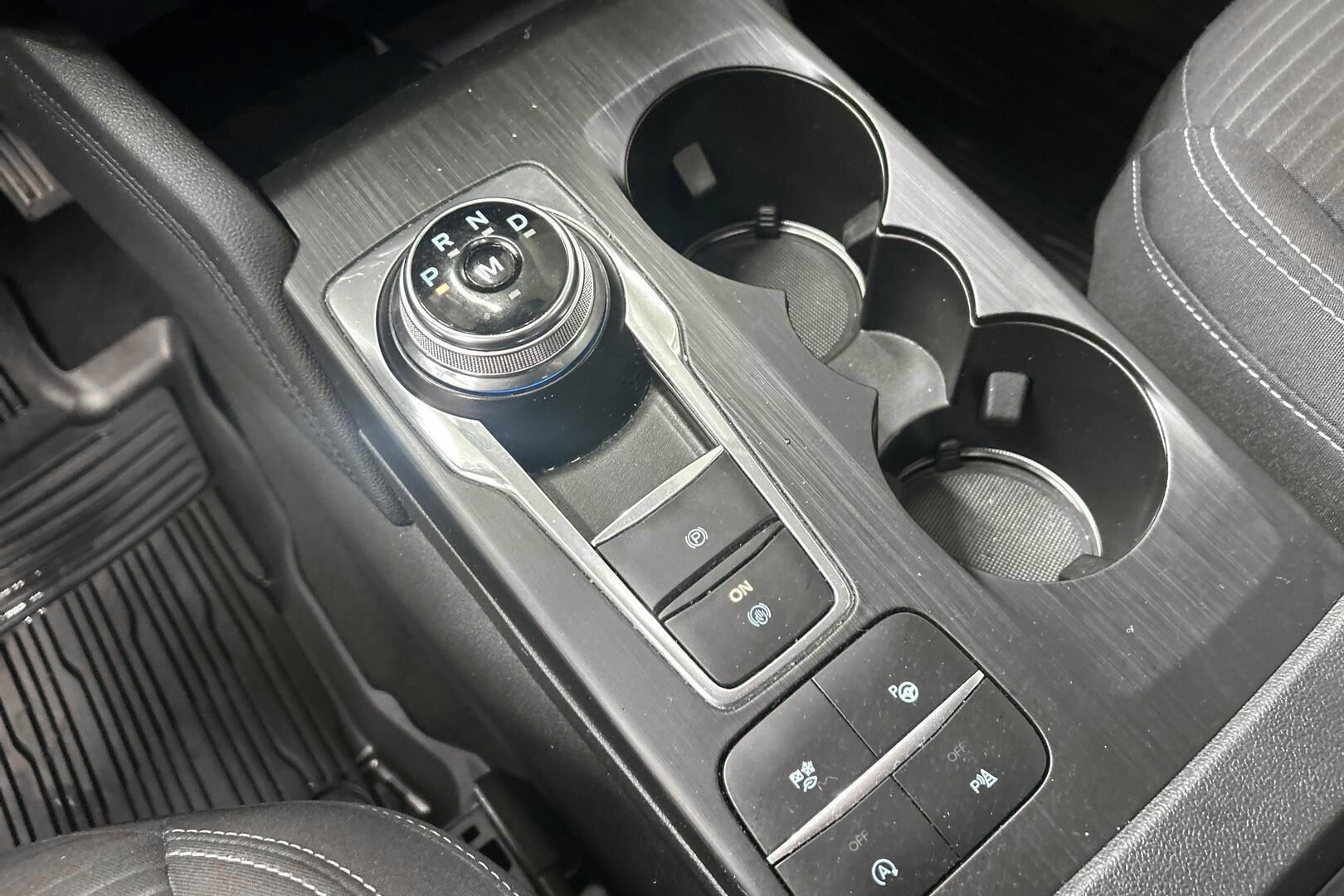 Ford Kuga iso kuva 19