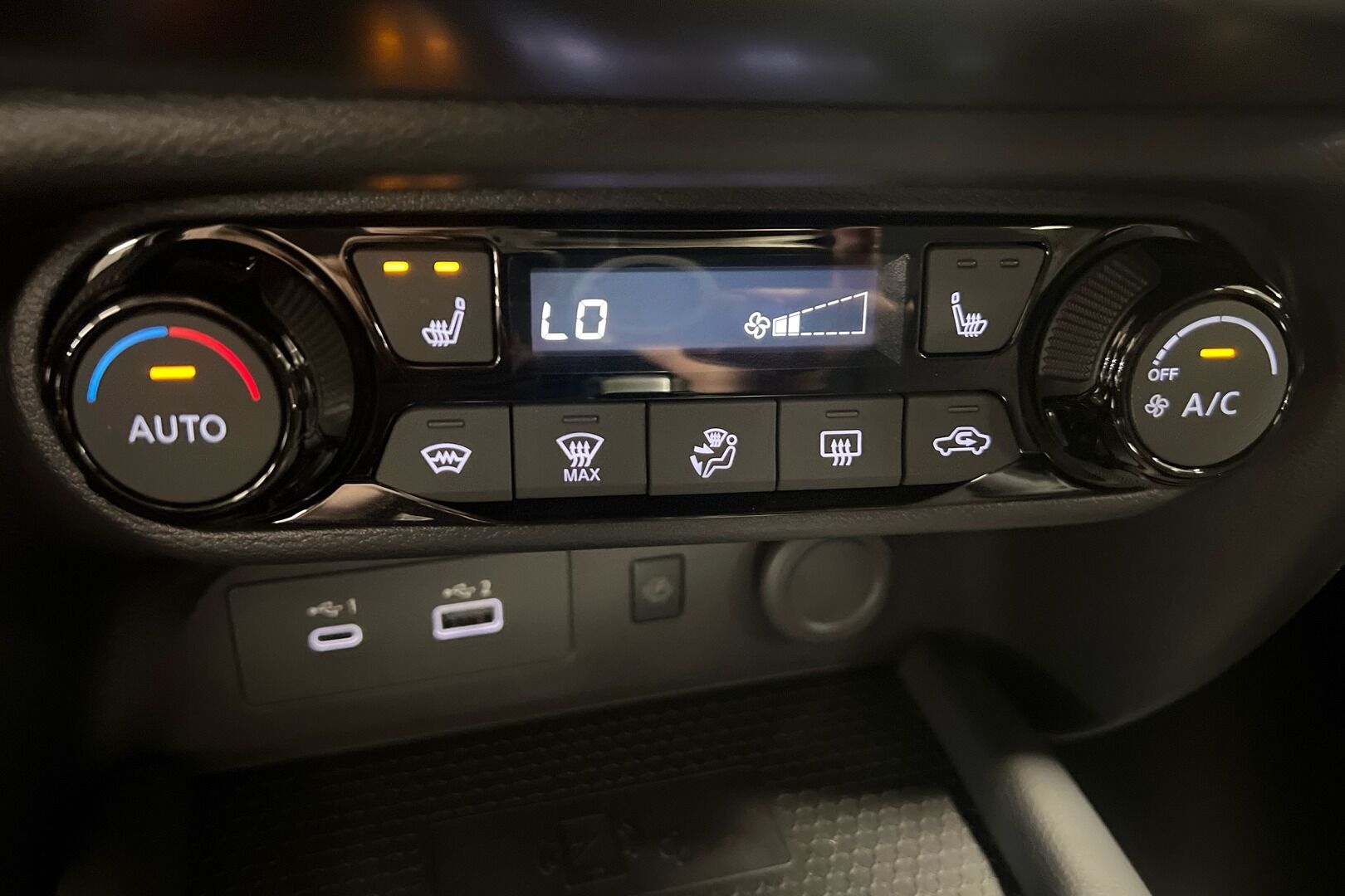 Nissan Juke iso kuva 10