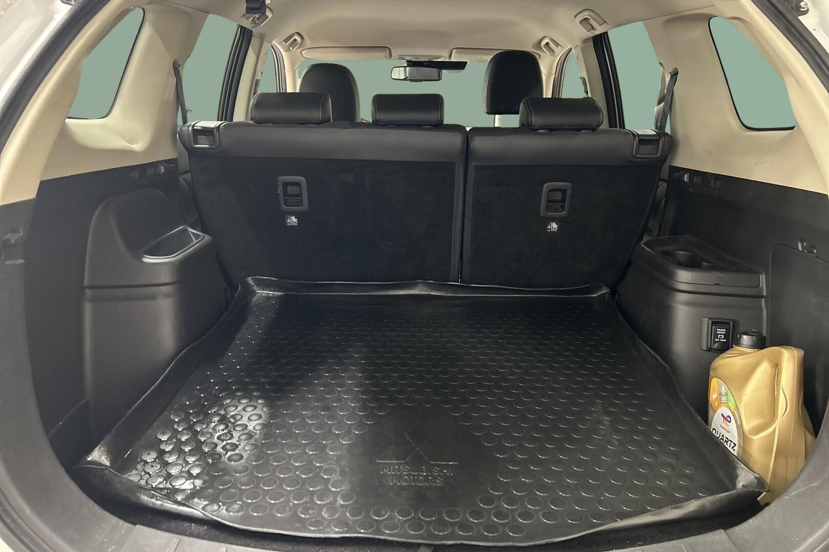 Mitsubishi Outlander PHEV iso kuva 12