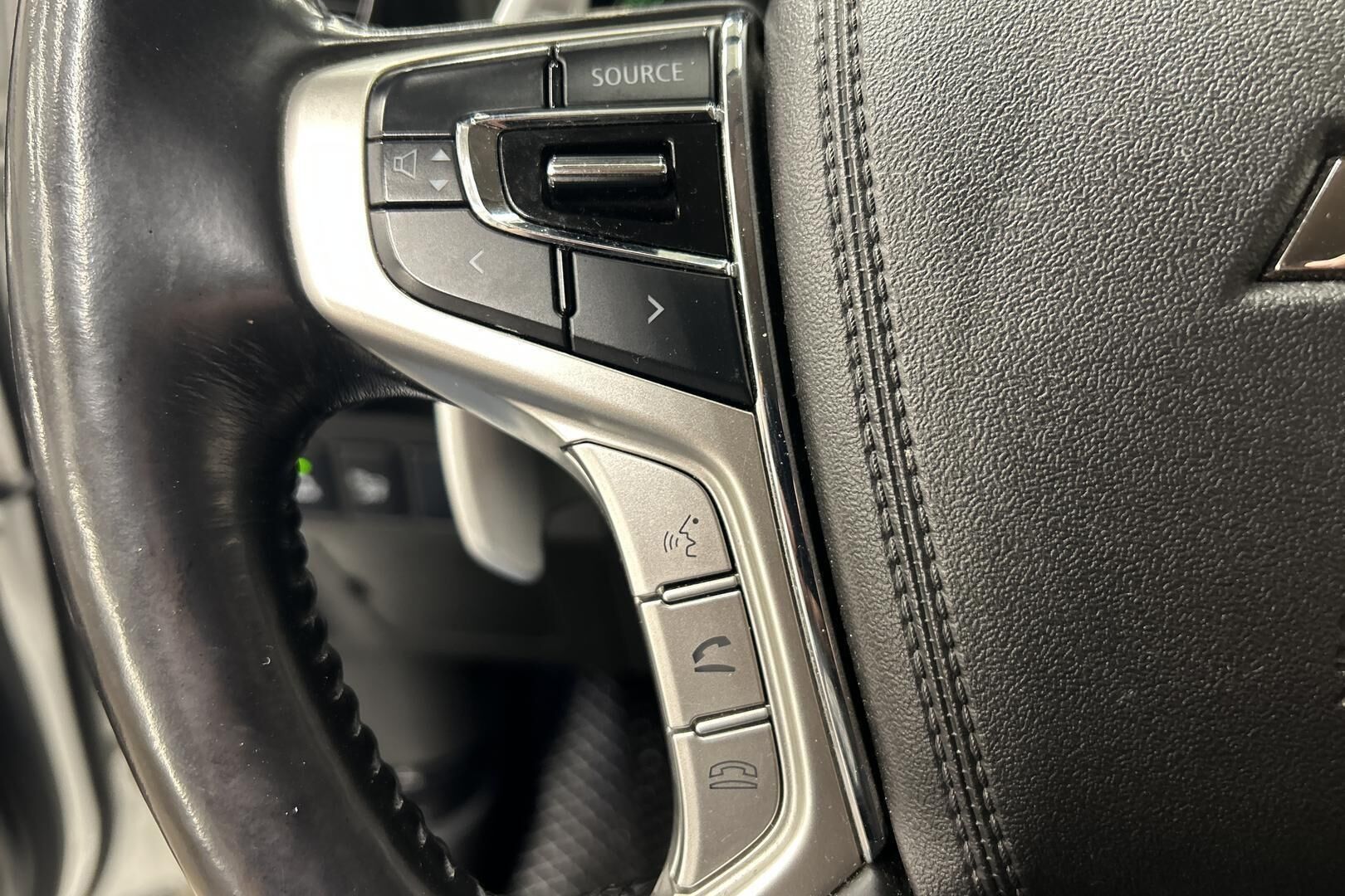 Mitsubishi Outlander PHEV iso kuva 15