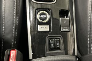 Mitsubishi Outlander PHEV esikatselu 22