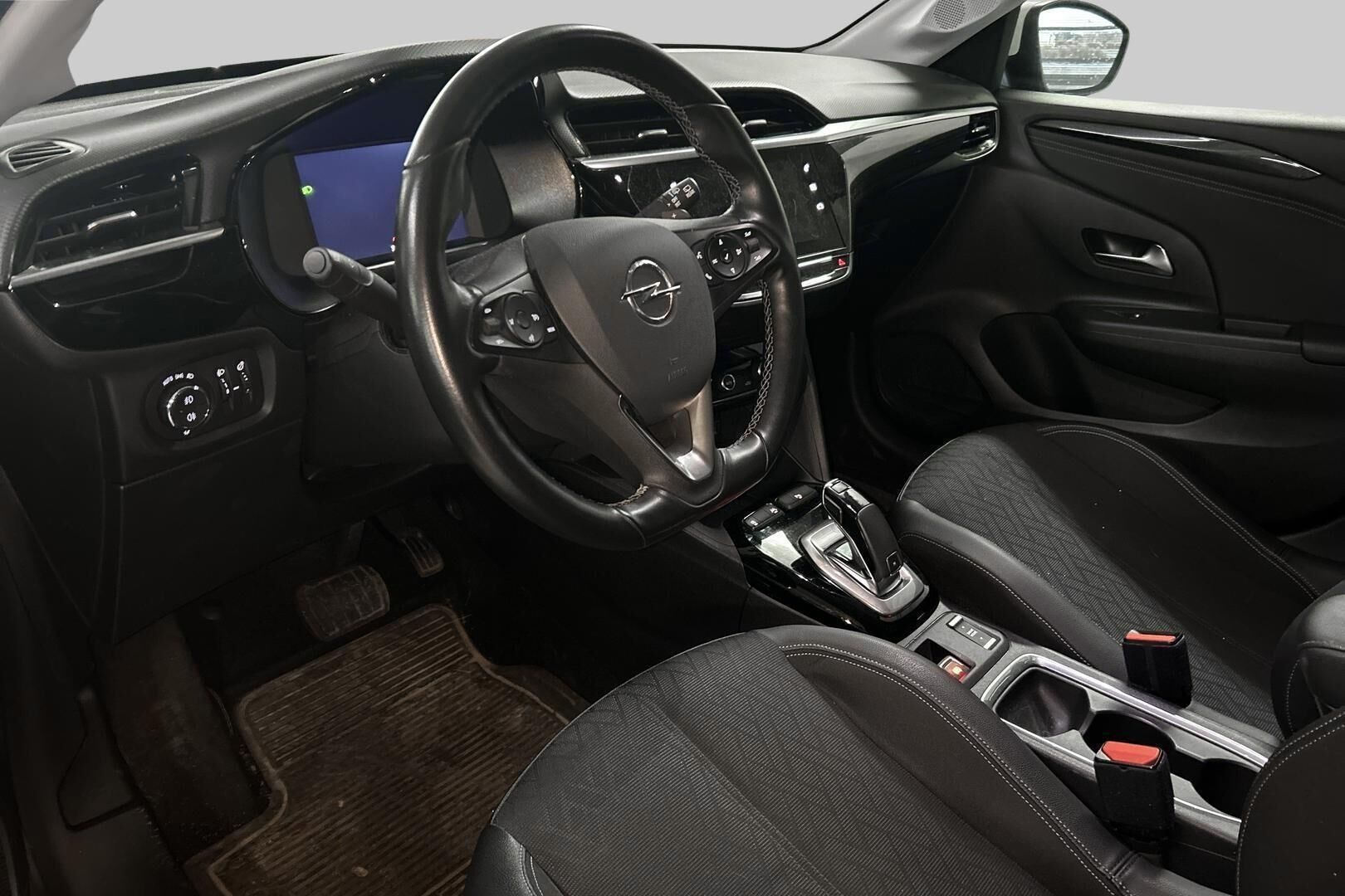 Opel Corsa iso kuva 2