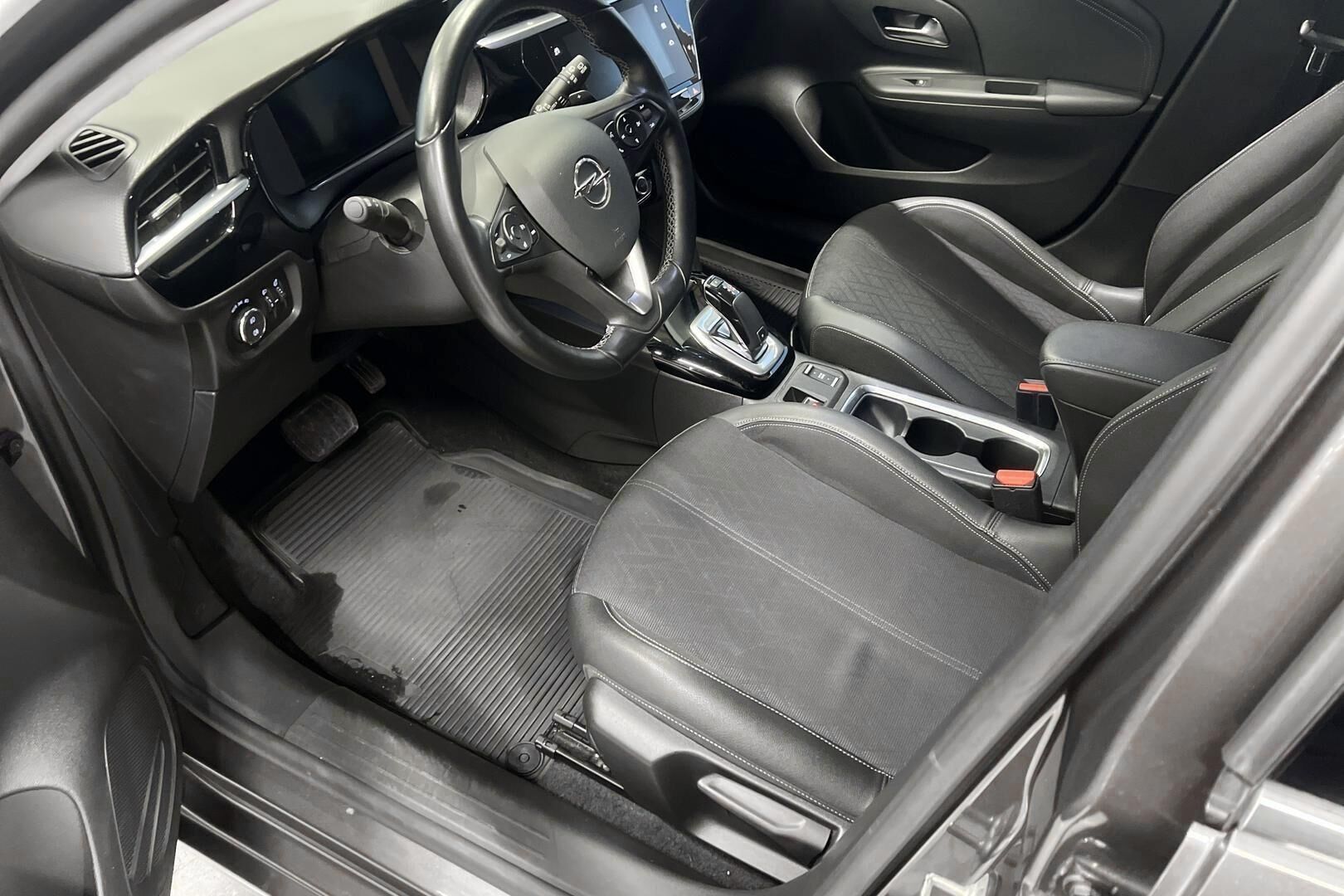 Opel Corsa iso kuva 7