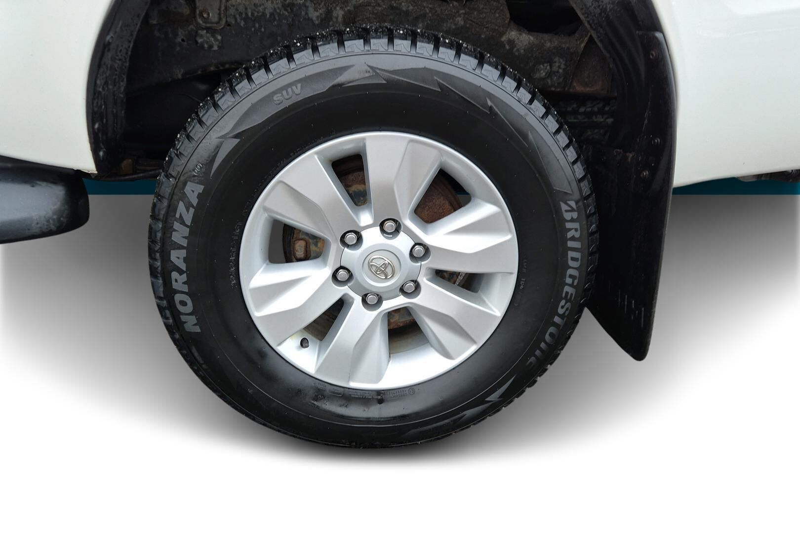 Toyota Hilux iso kuva 19