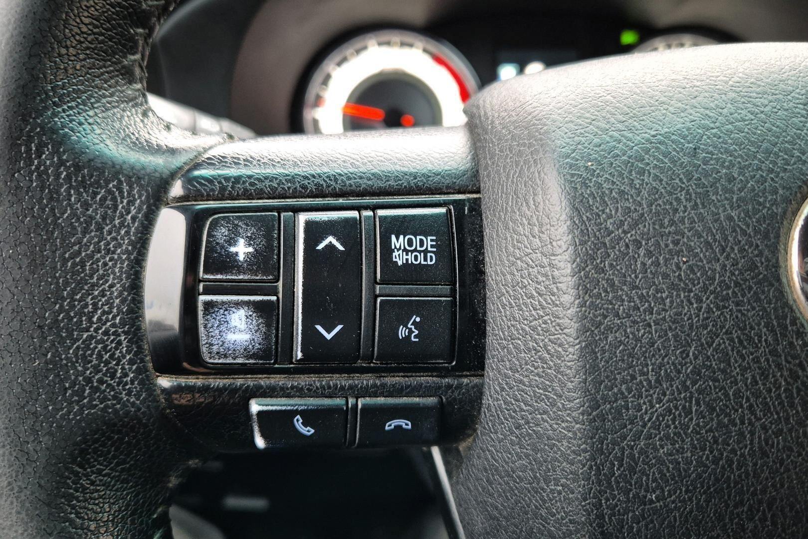 Toyota Hilux iso kuva 23