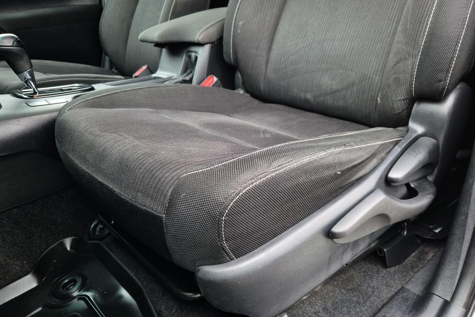 Toyota Hilux iso kuva 10