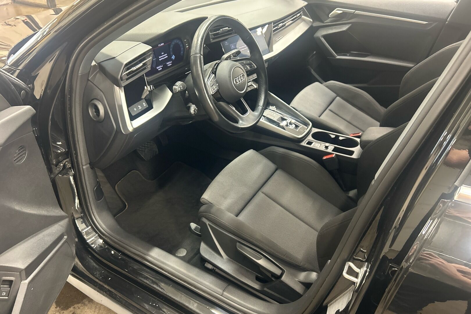 Audi A3 iso kuva 5
