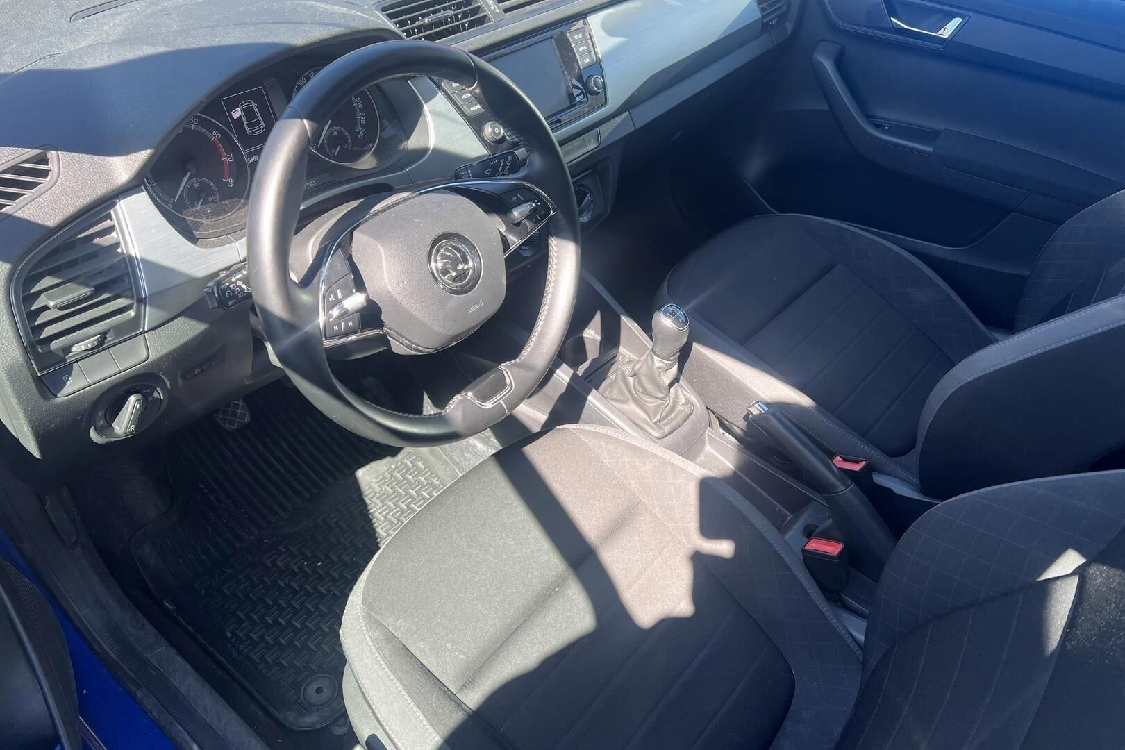 Skoda Fabia iso kuva 2