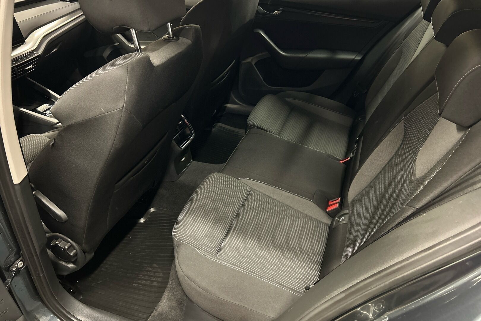 Skoda Octavia iso kuva 9