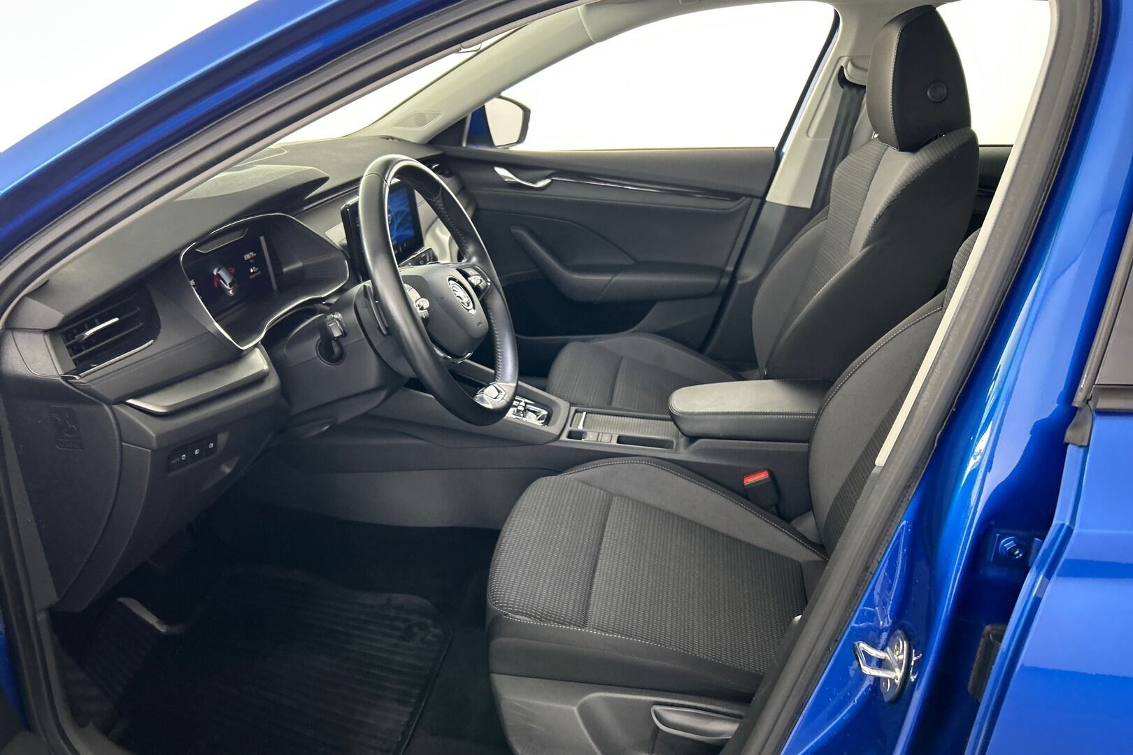 Skoda Octavia iso kuva 8