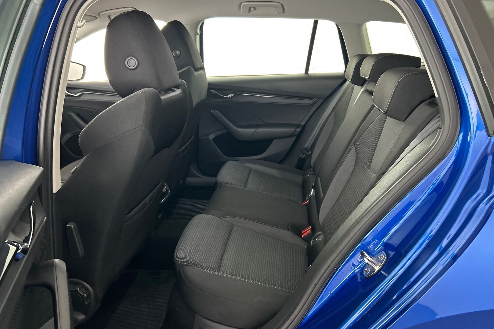 Skoda Octavia iso kuva 9