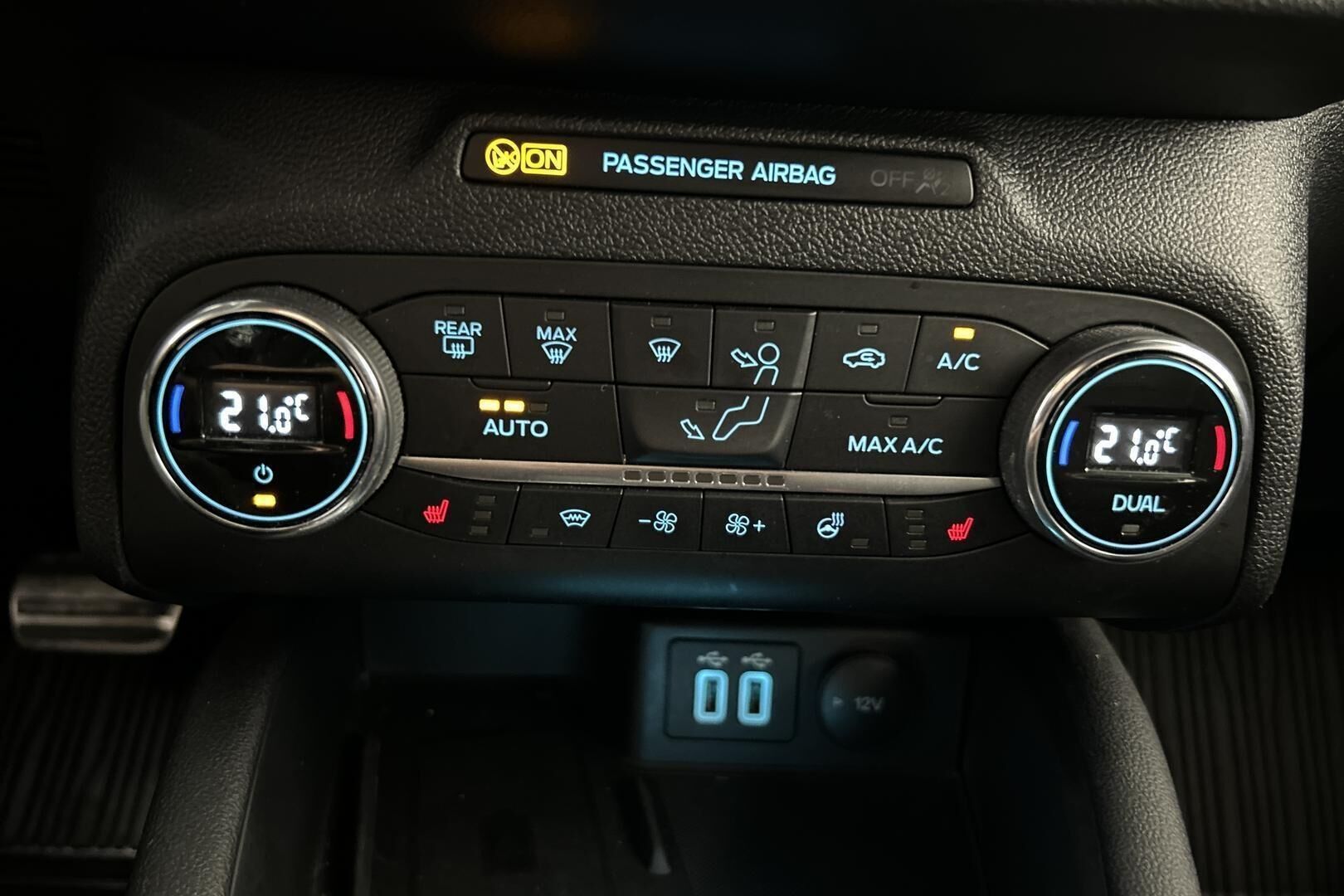 Ford Focus iso kuva 17