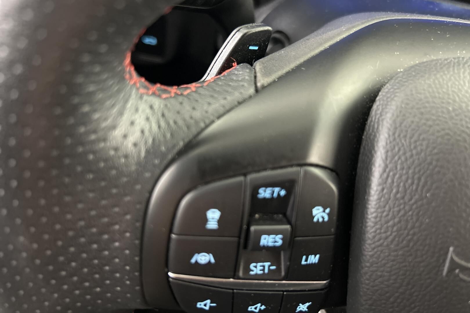 Ford Focus iso kuva 21